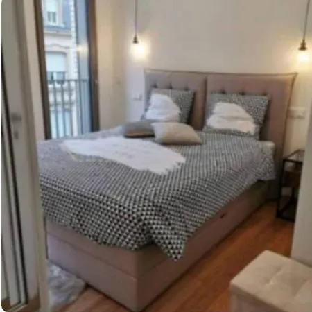 One Bedroom 2022 Flat W Terrace&parking-75m